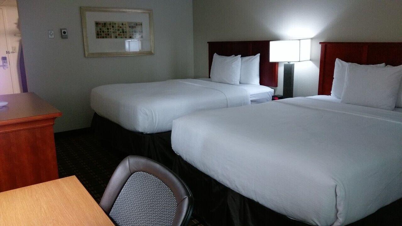C3 Hotel And Convention Center Hastings Esterno foto