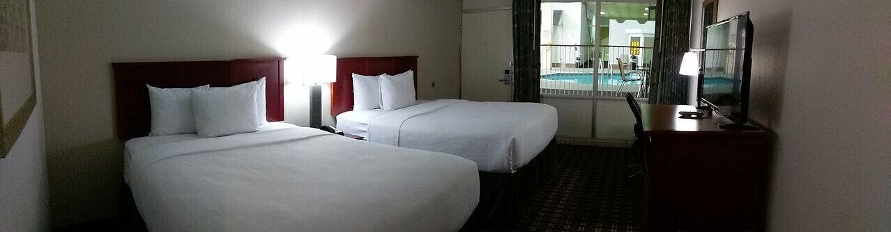 C3 Hotel And Convention Center Hastings Esterno foto
